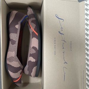 Rothy’s 8 pointy flats, cameo-worn a handful of times! Like new